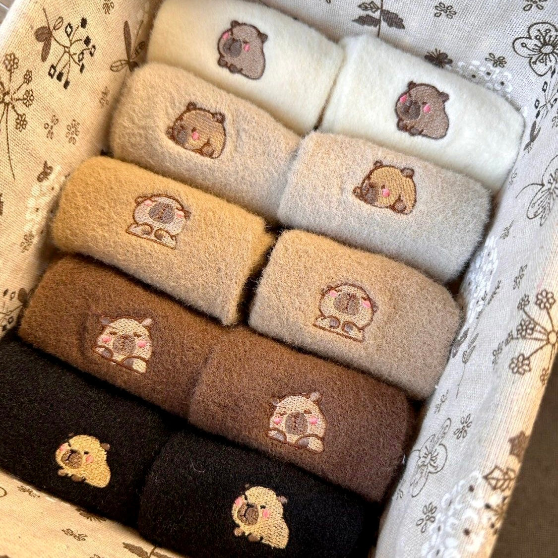 【Ahhkawaii】Capybara Embroidered Winter Thickened Cartoon Mid-Calf Socks with Added Plush