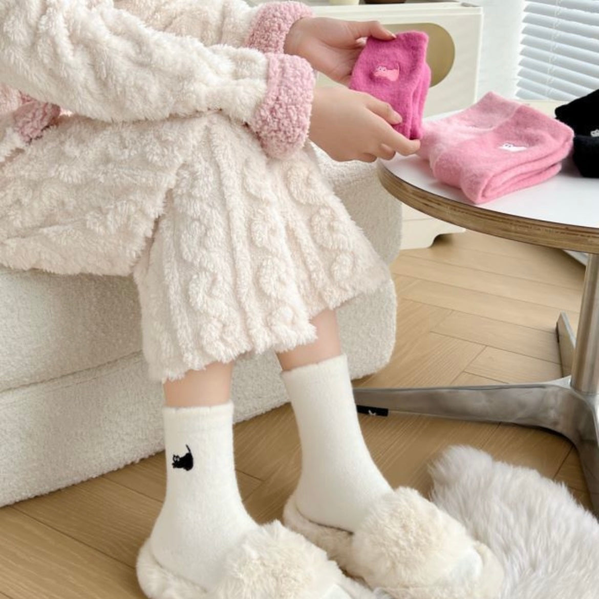 Winter Cute Plush Cat Embroidery Pattern Warm Mid-calf Socks