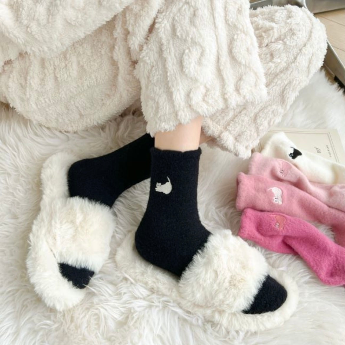 Winter Cute Plush Cat Embroidery Pattern Warm Mid-calf Socks