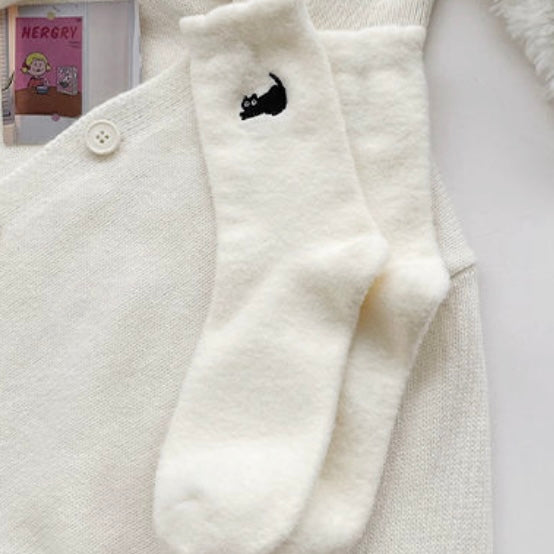 Winter Cute Plush Cat Embroidery Pattern Warm Mid-calf Socks