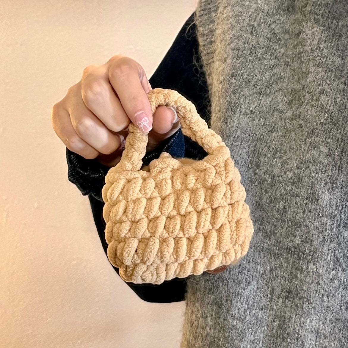 【Ahhkawaii】2023 Cute New Autumn and Winter Plush Capybara Creative Airpods Earphone Protective Case