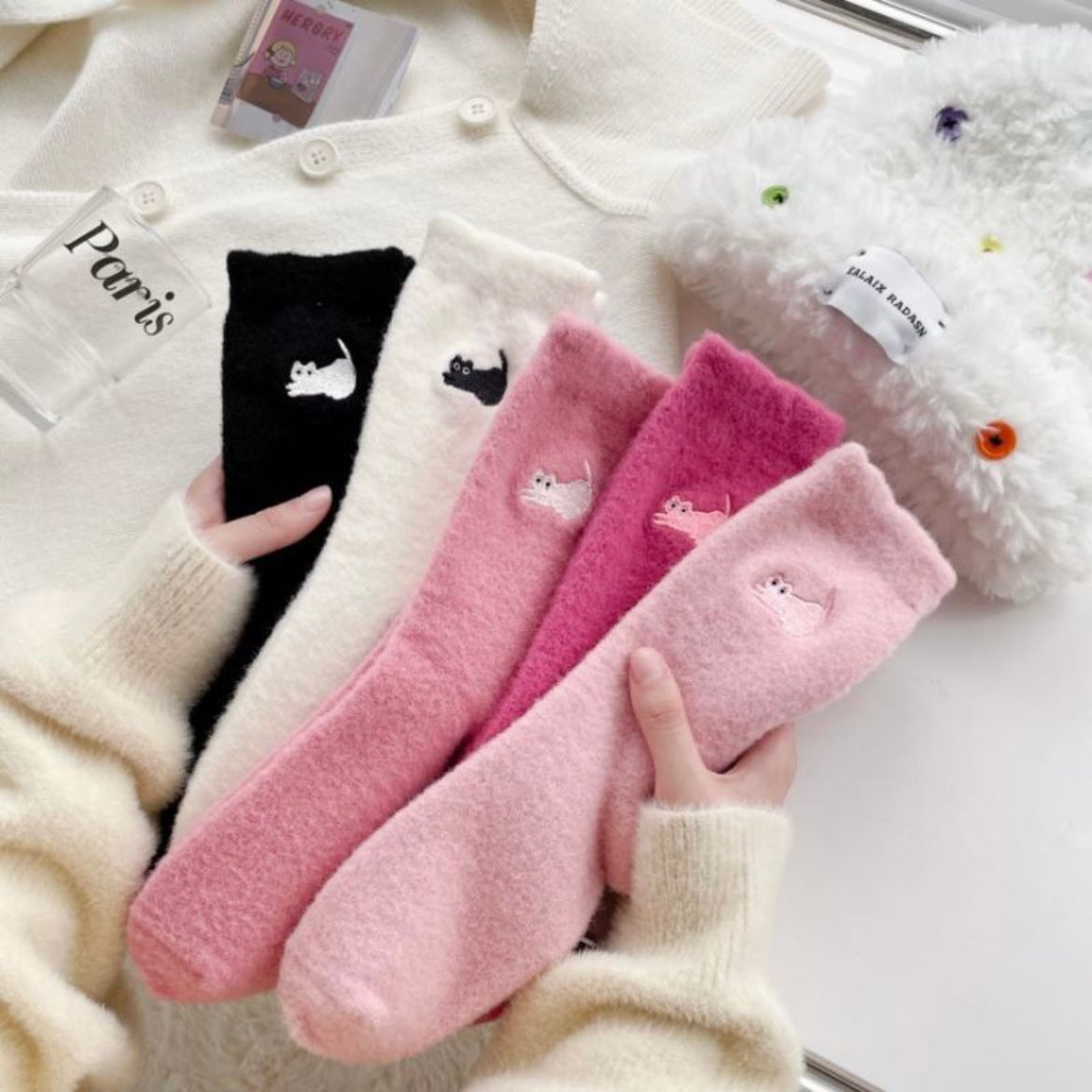 Winter Cute Plush Cat Embroidery Pattern Warm Mid-calf Socks