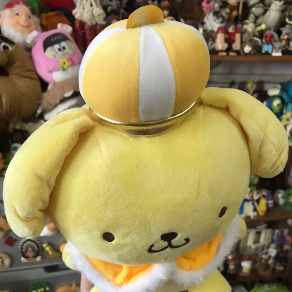 25cm Sanrio Flawed Crown Cloak Pompompurin Plush Toy – Anime Merchandise