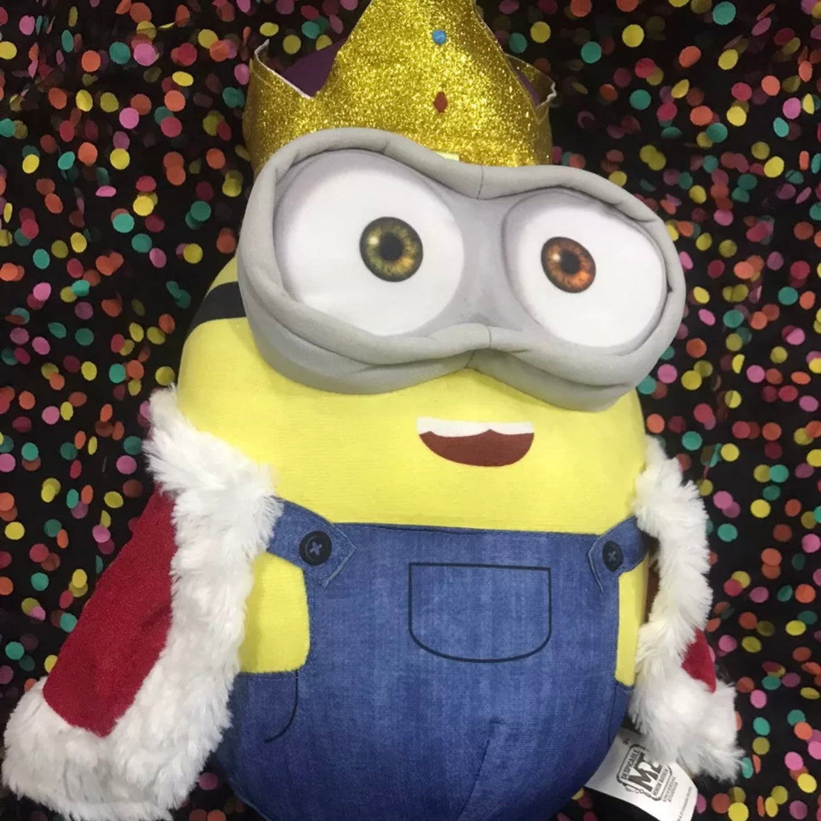 Royal Minion Plush Toy with Crown & Cape – Animated Merchandise